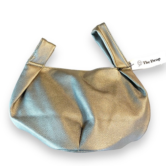 NWT The Drop The Drop Women's Avalon Small Tote Bag Color Metallic Silver - Picture 10 of 13